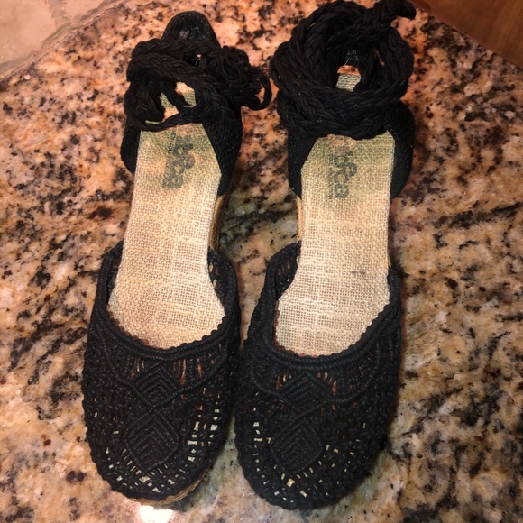 Tribeca by Kenneth Cole Wrap Espadrilles - Picture 3 of 7